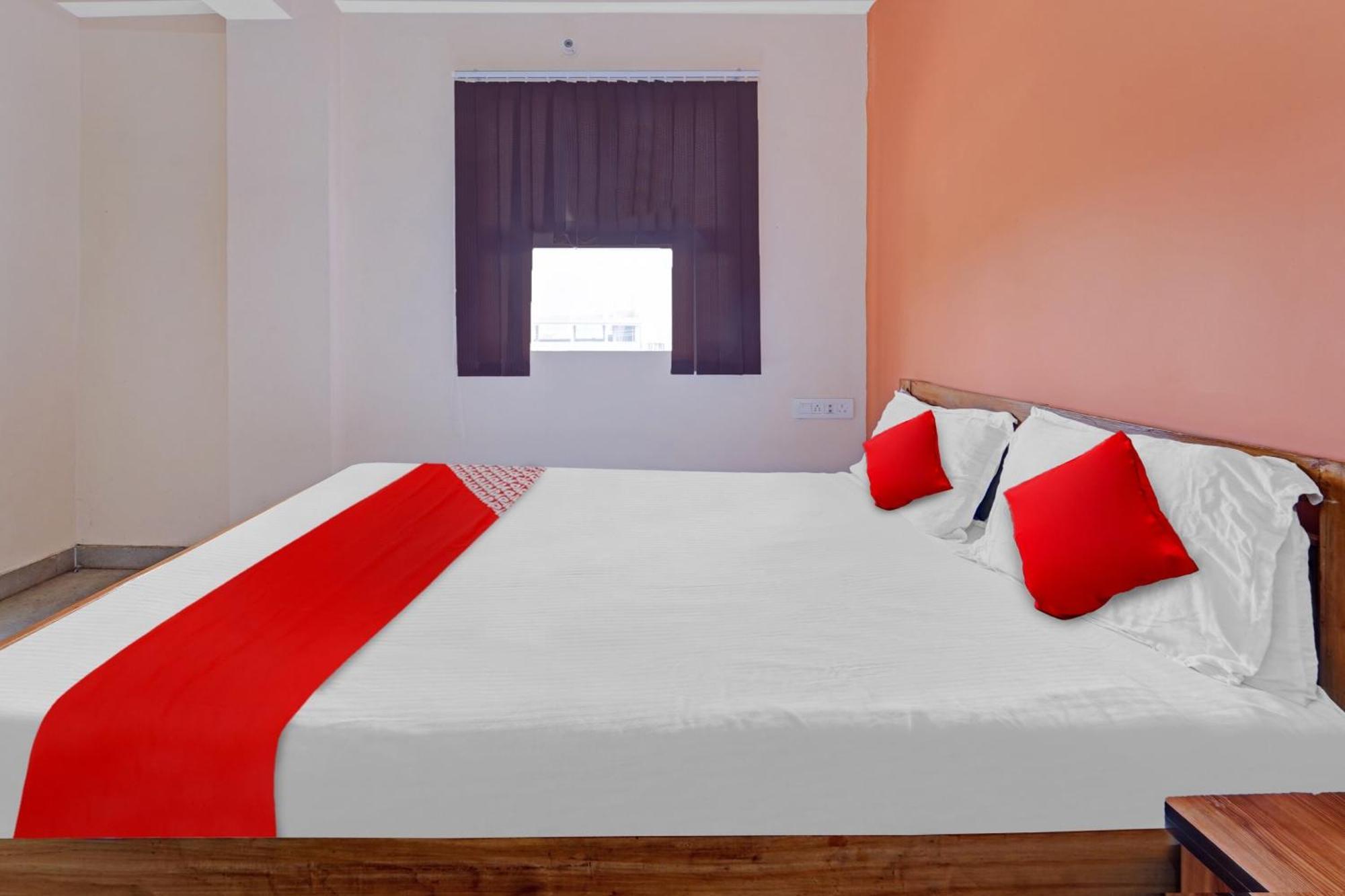 Hotel O Grand Paradise Inn & Banquet Hall Patna  Exterior photo